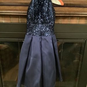 B. Darlin, color navy, size 3/4